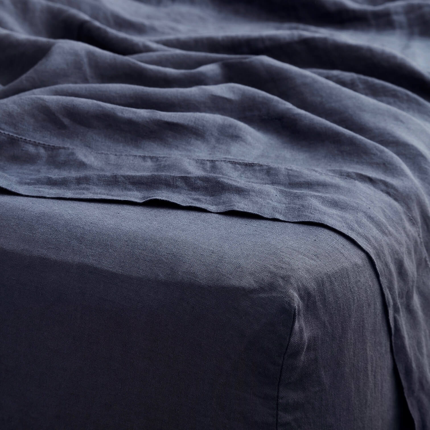 Classic Stonewashed Linen Bedding Bundle - Image 34