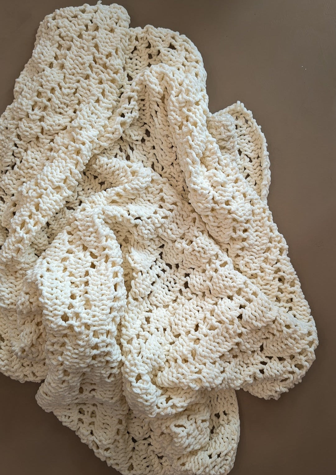 Chunky Knit Cream Chenille Throw Blanket