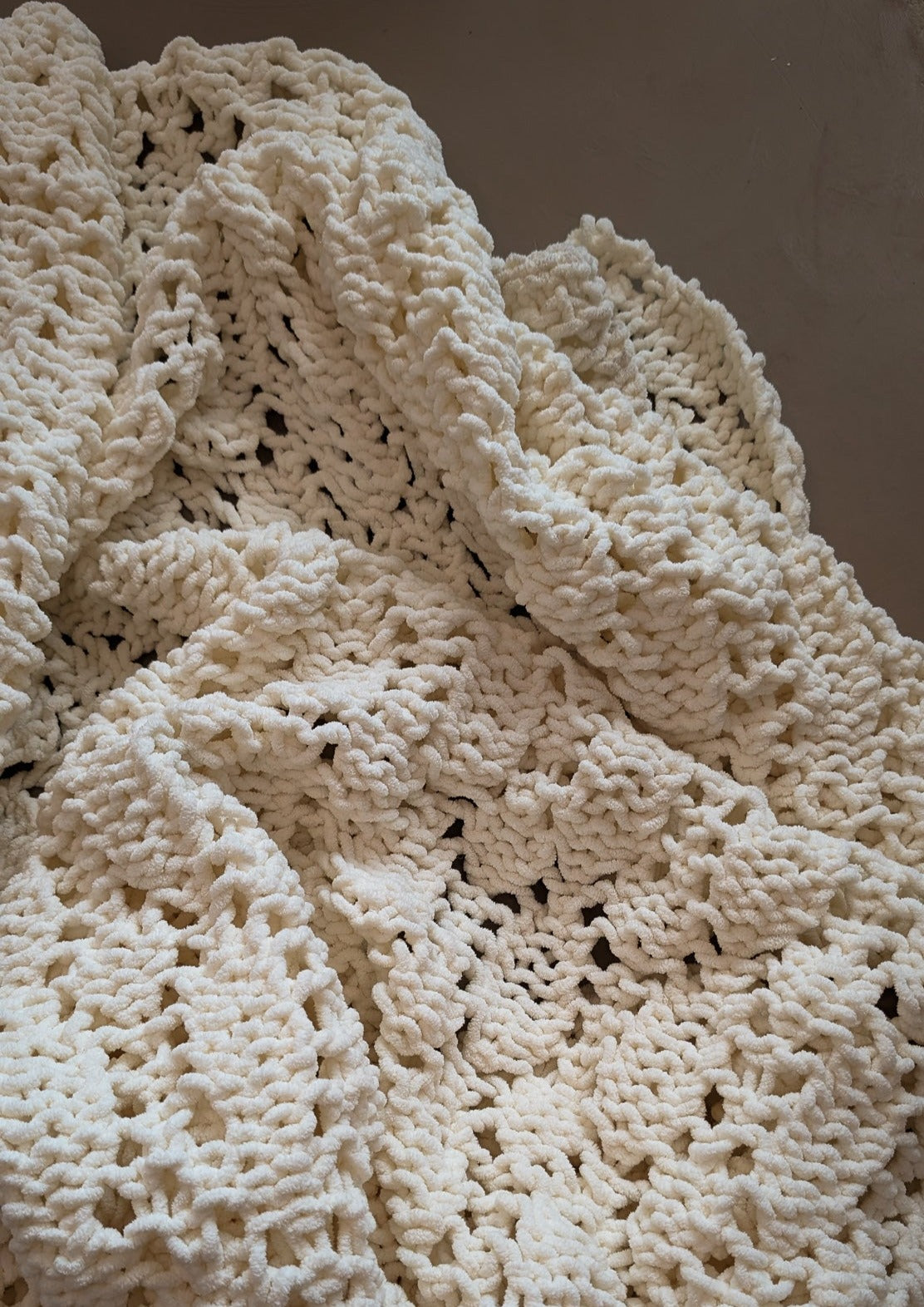 Chunky Knit Cream Chenille Throw Blanket