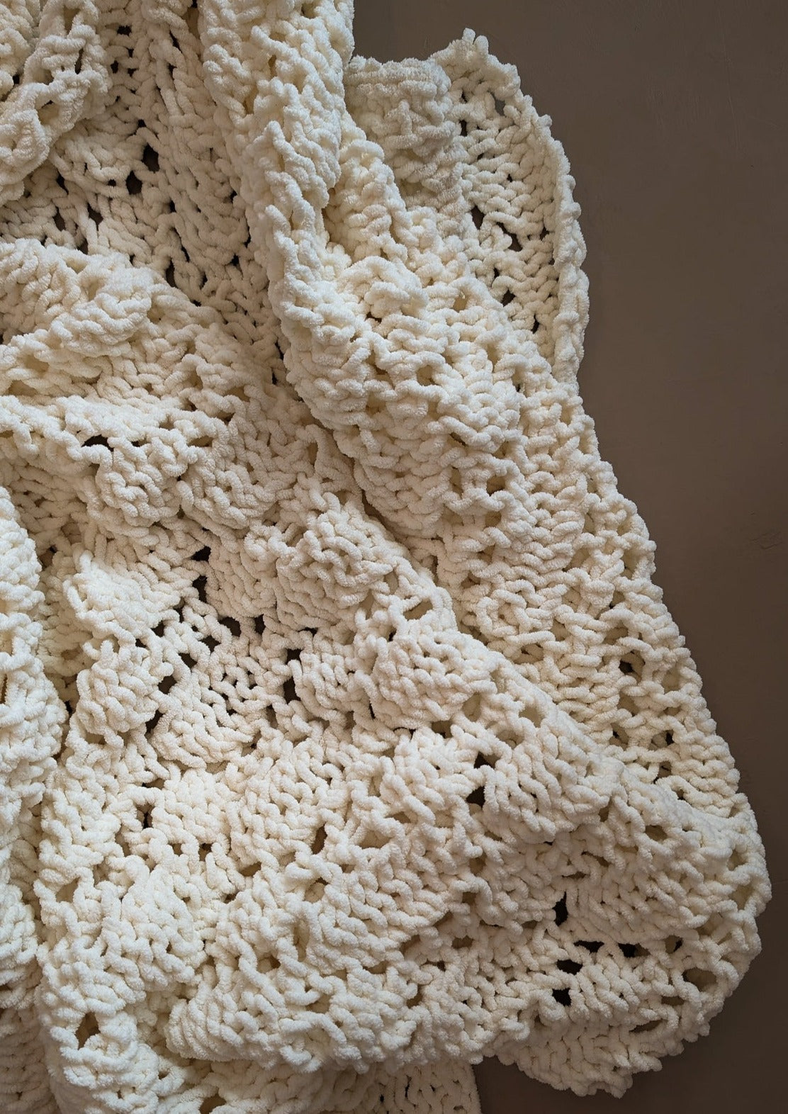Chunky Knit Cream Chenille Throw Blanket