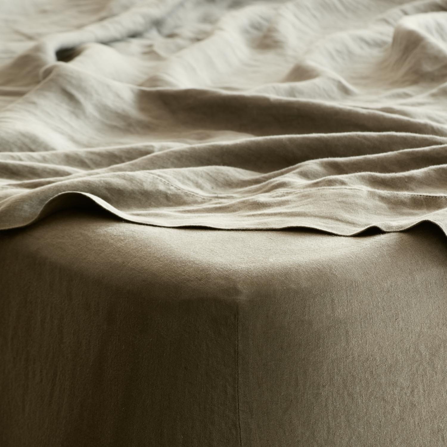Classic Stonewashed Linen Bedding Bundle - Image 15
