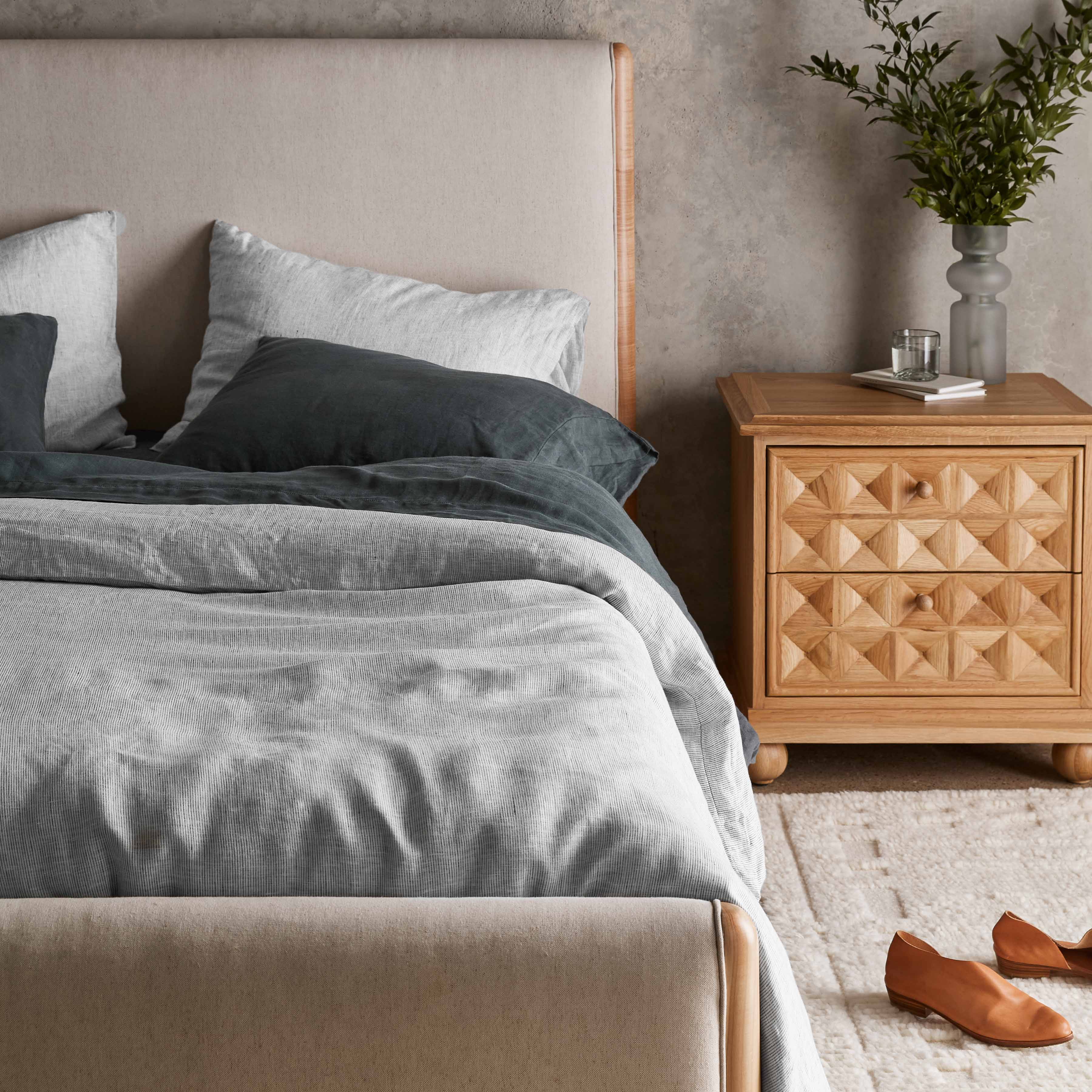 Classic Stonewashed Linen Bedding Bundle - Image 47