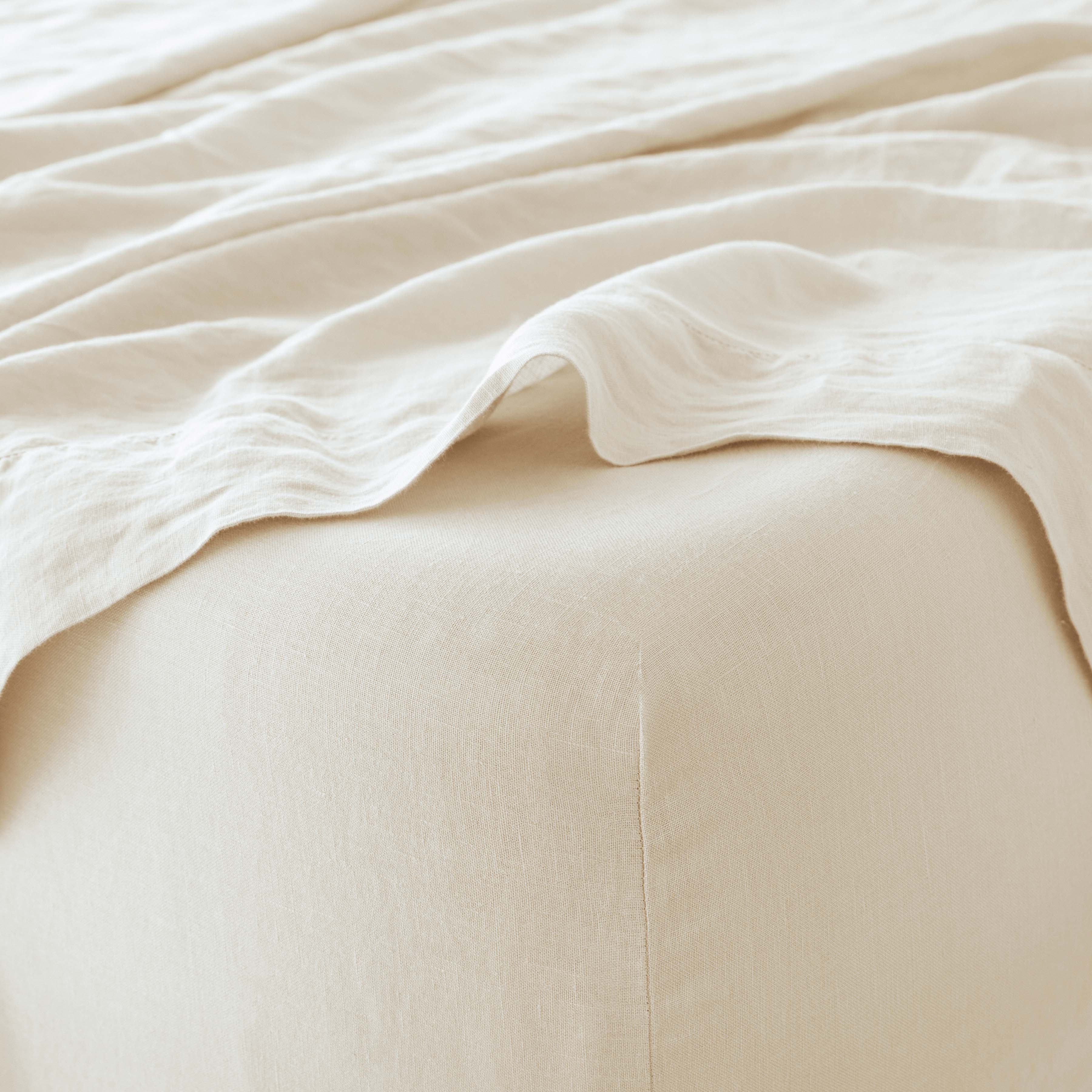 Stonewashed Linen Sheet Set in Blue - Image 25