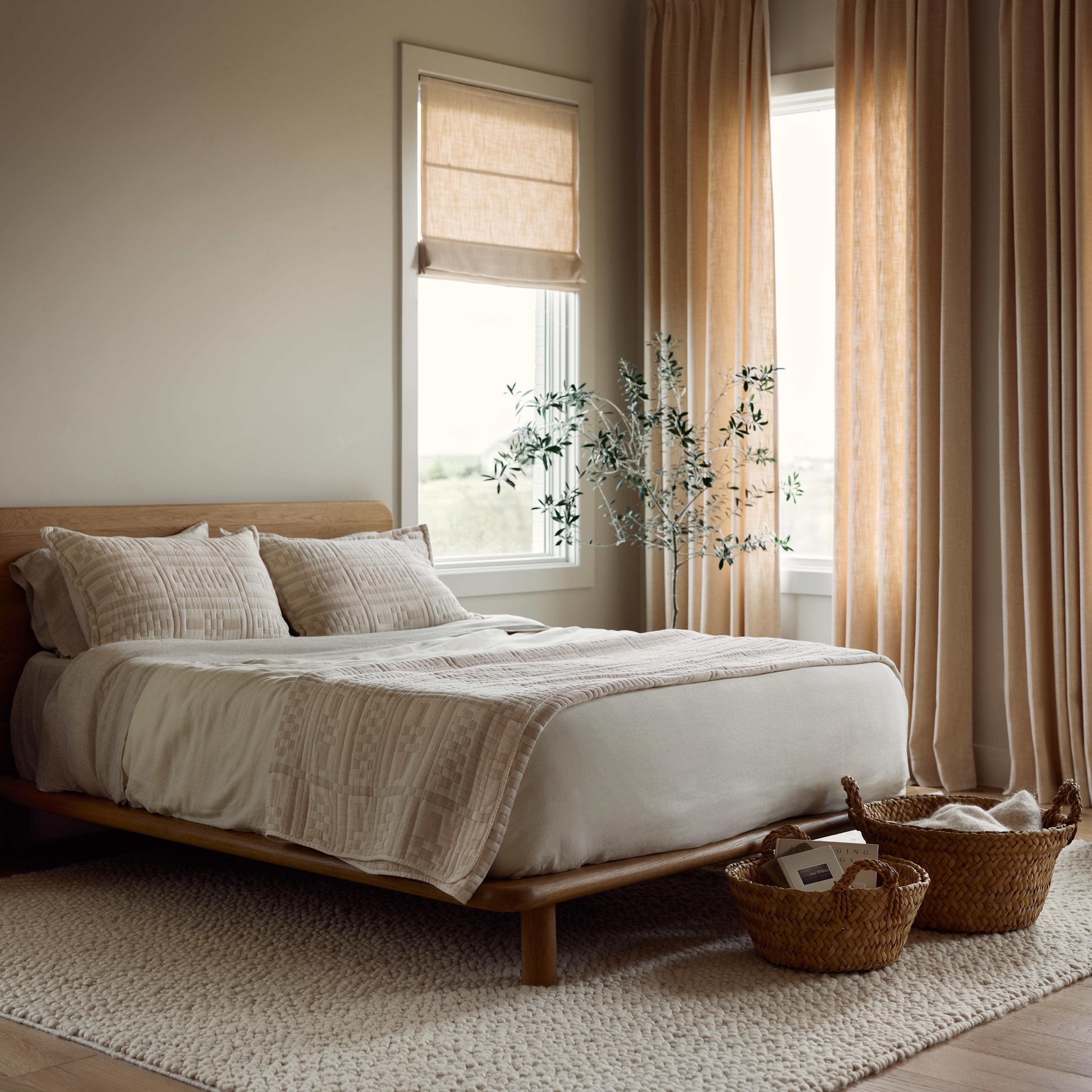 Stonewashed Linen Sheet Set in Blue - Image 44