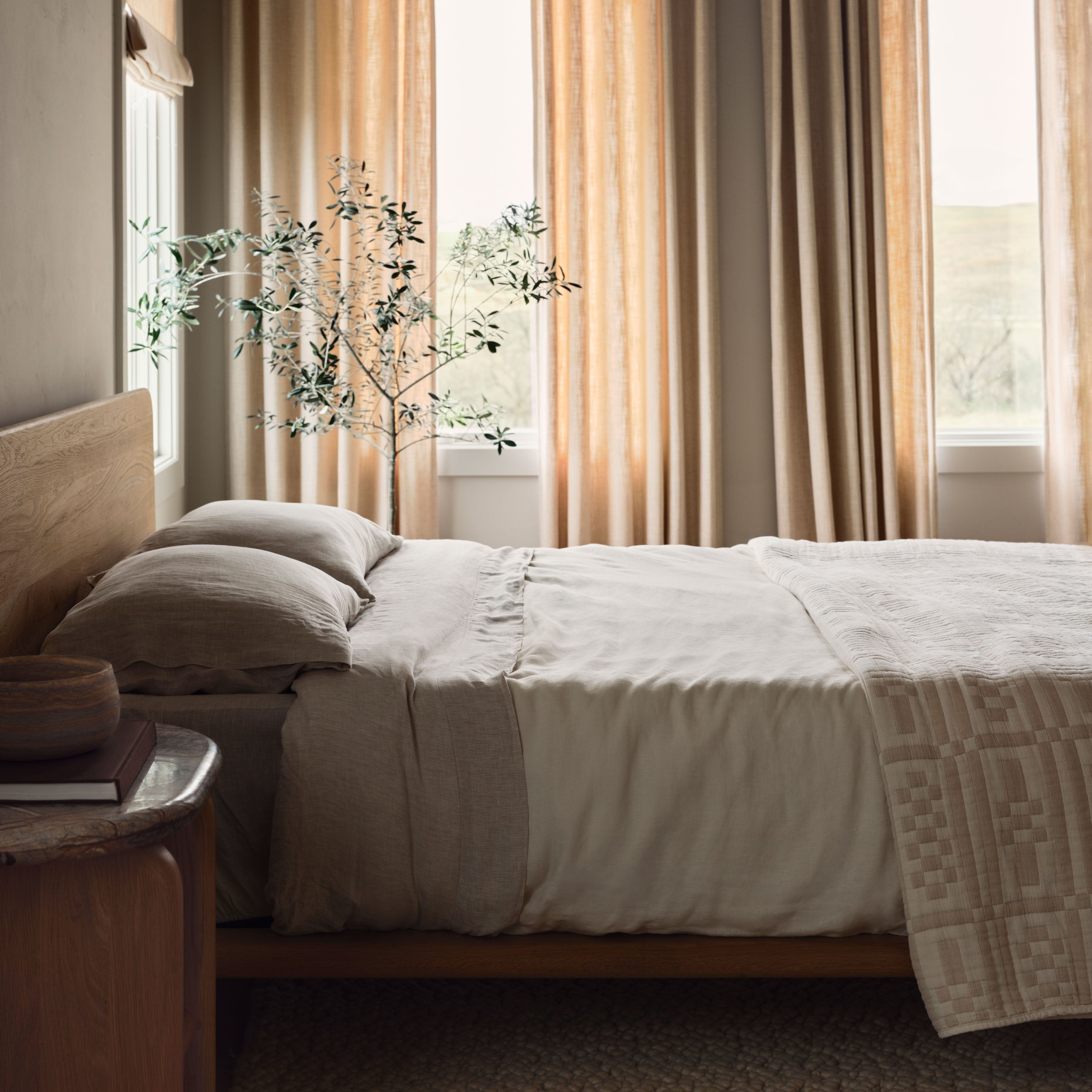 Stonewashed Linen Sheet Set in Blue - Image 45
